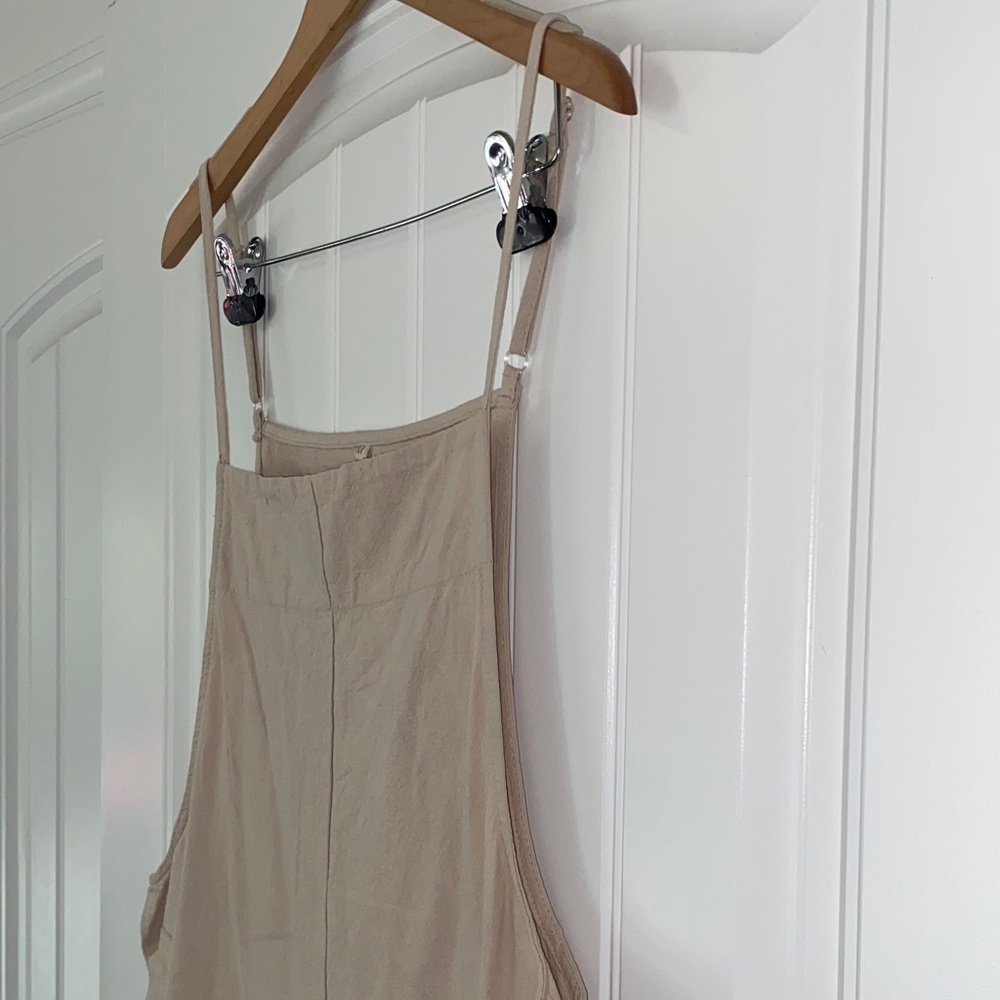 Women's Tan Cropped Wide Leg Jumpsuit size Medium - Picture 6 of 8